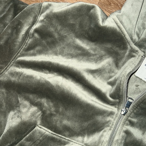 Abercrombie velour zip up - Picture 3 of 3